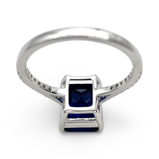 Silver Ring with zircons