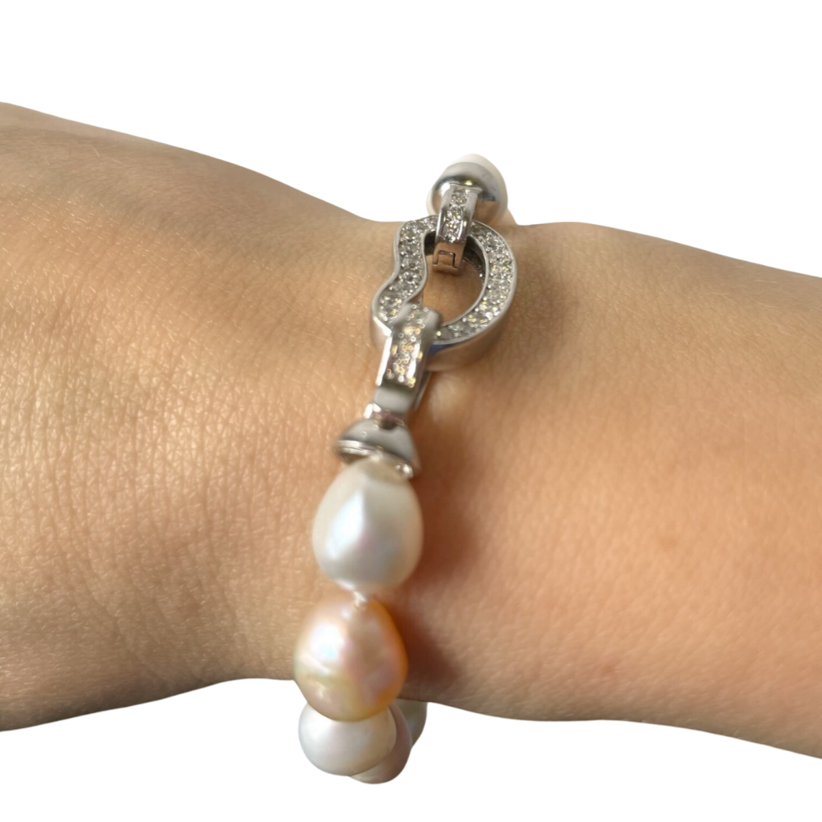 Silver pearl bracelet