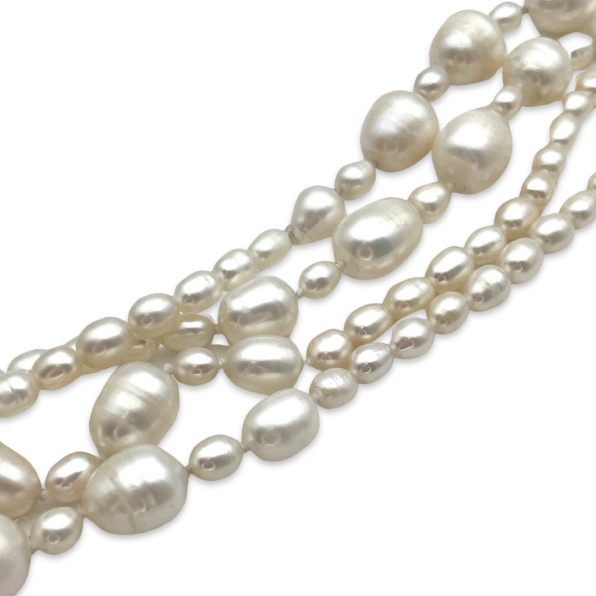 Pearl beads necklace