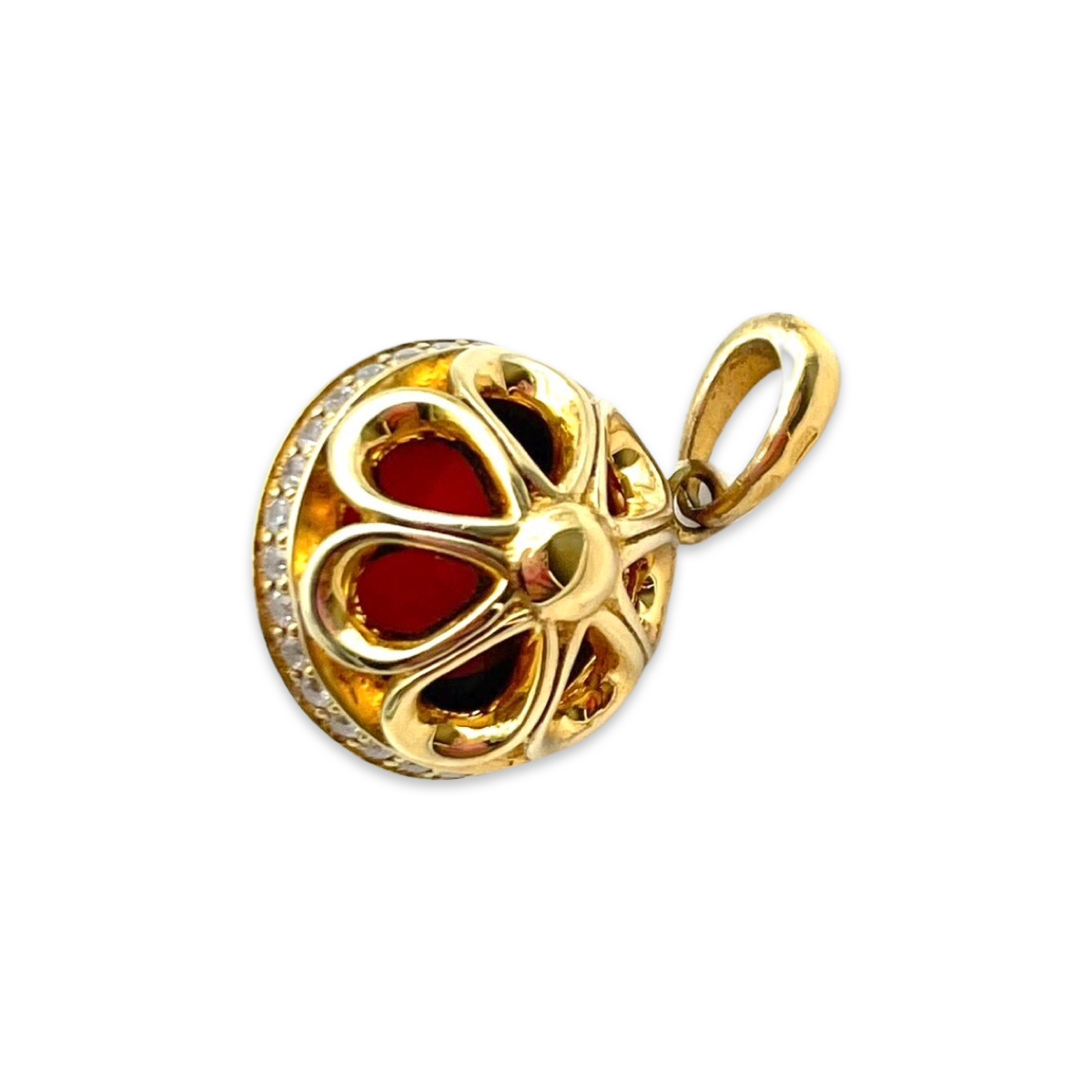 Gilded amber pendant