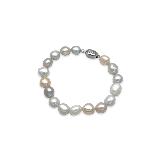 Pearl bracelet with silver