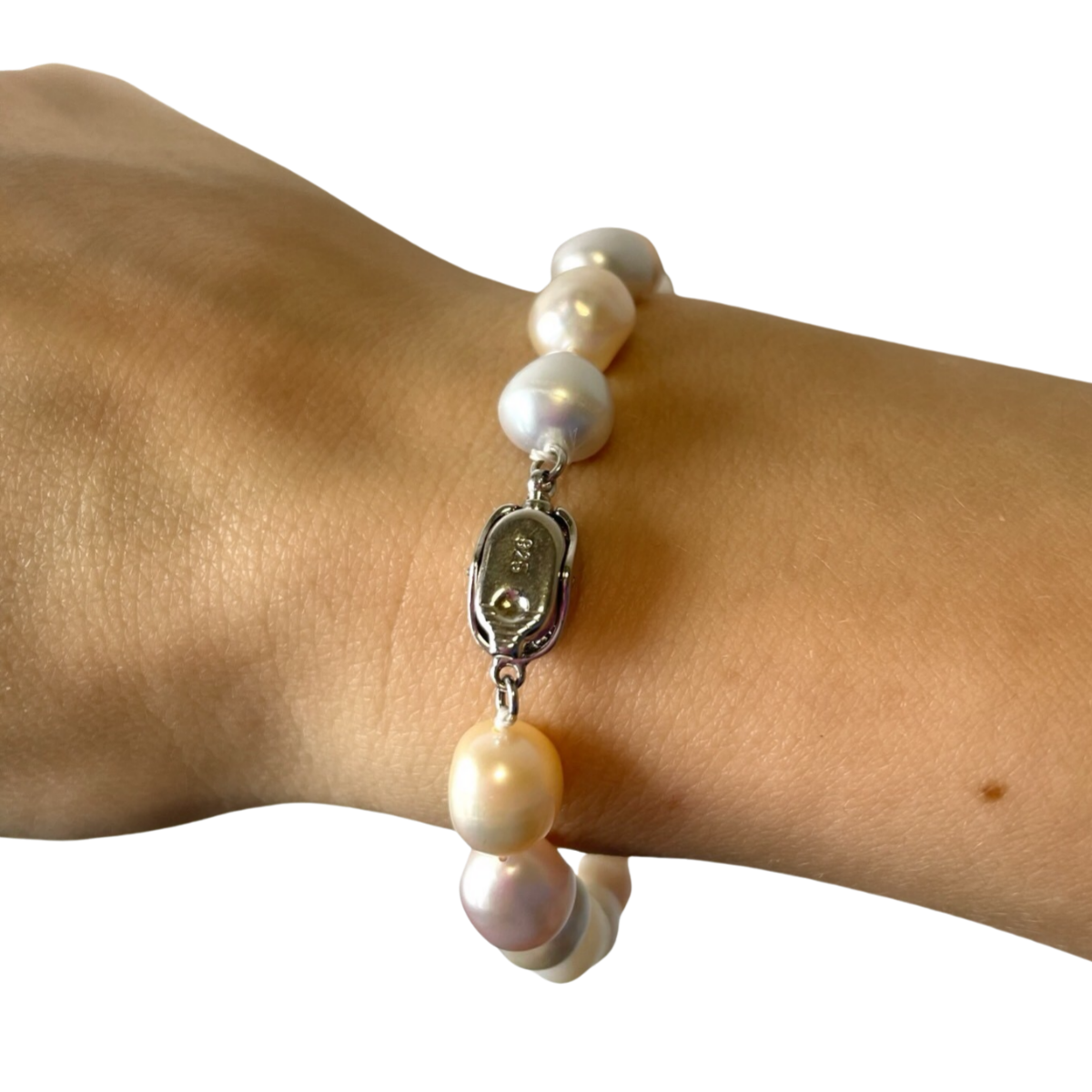 Pearl bracelet with silver