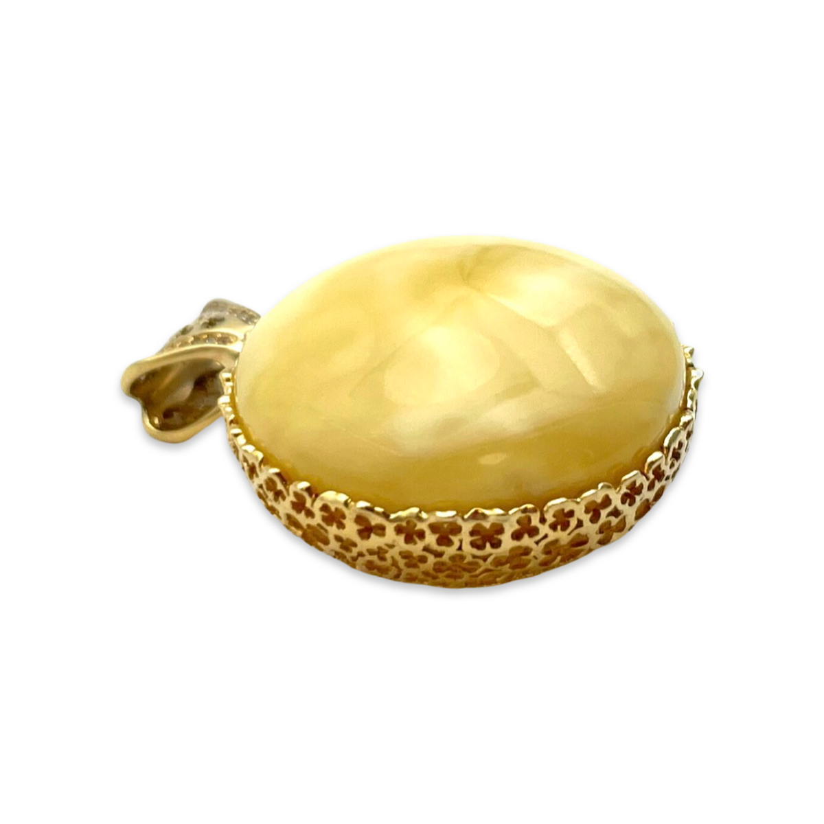 Gilded pendant with amber