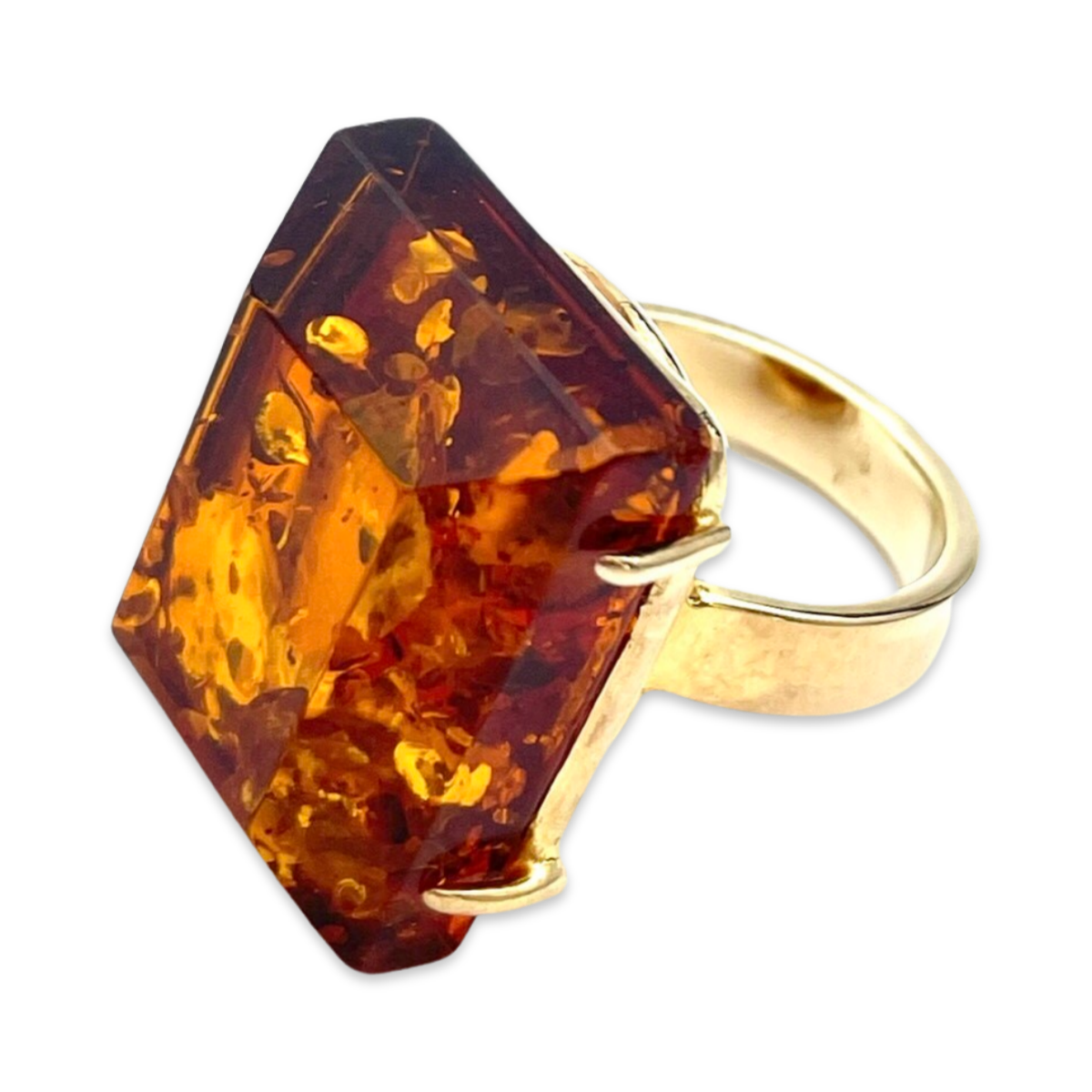 Gilded ring with faceted amber